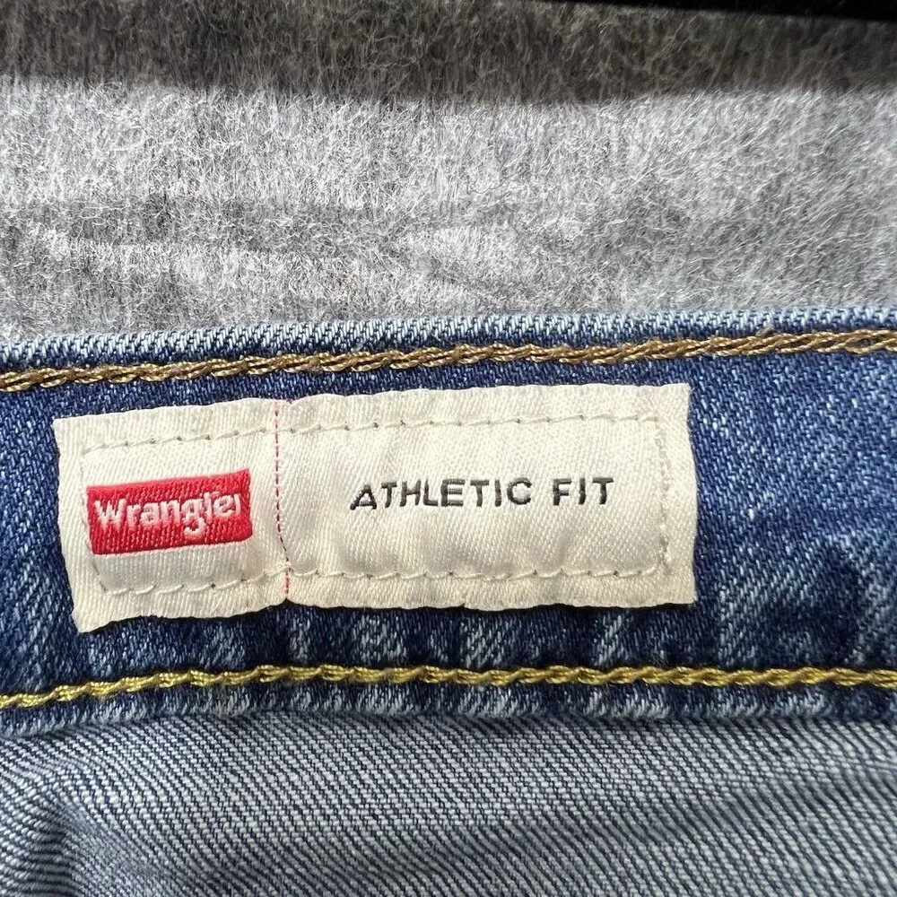 Wrangler Jeans Mens 40x30‎ Athletic Fit Blue Medium Wash
